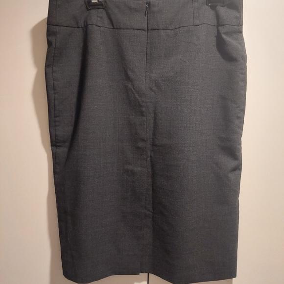Daniel Lightfoot, size 12, formal business pencil skirt with 44% wool - Picture 2 of 5